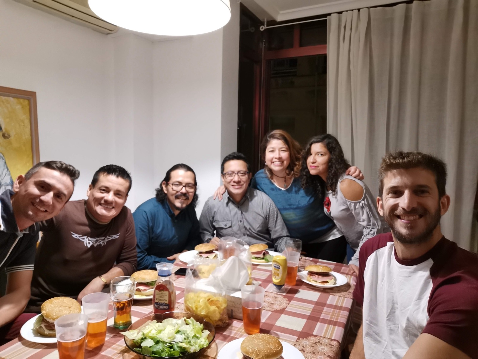 ארוחת ערב עם קולומביאנים בוולנסיה